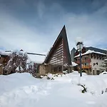 Ξενοδοχείο Mercure Saint-lary