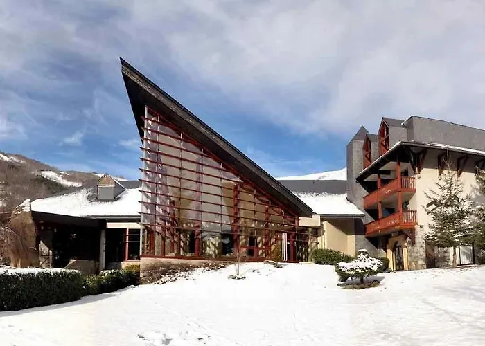 Отель Mercure Saint-lary Сен-Лари-Сулан