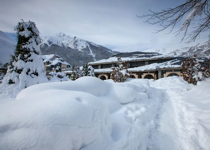 Mercure Saint-lary Отель