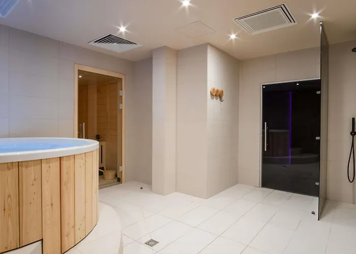 Отель Mercure Saint-lary Сен-Лари-Сулан